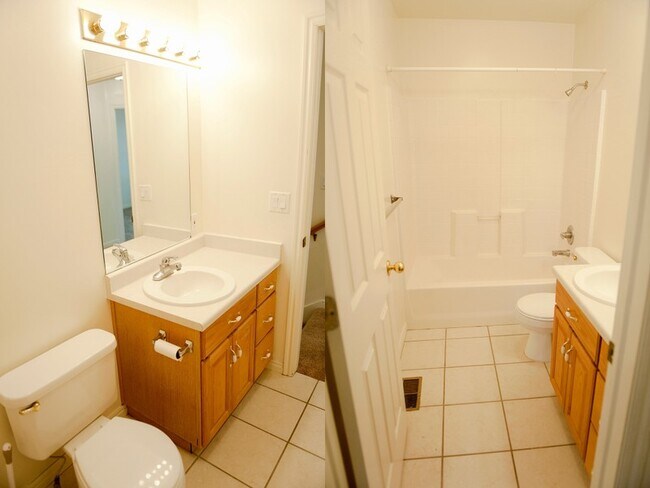 Building Photo - 260 E 400 N