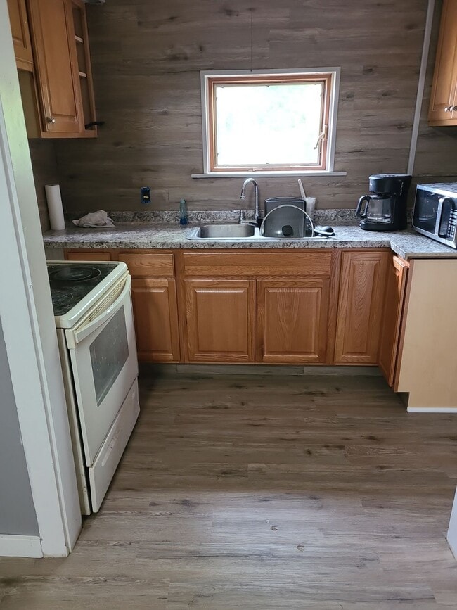 Building Photo - 37 Erchles St