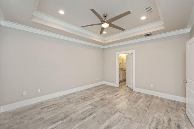 Building Photo - 518 Sibert Ave