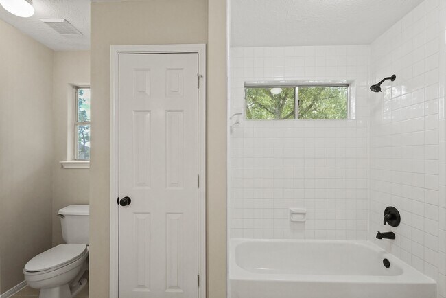 Building Photo - 13527 Catalano Ct