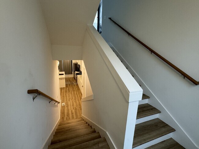 Building Photo - Available Furnished or Unfurnished