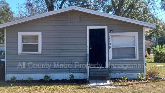Primary Photo - 1109 S Hawthorne Ave