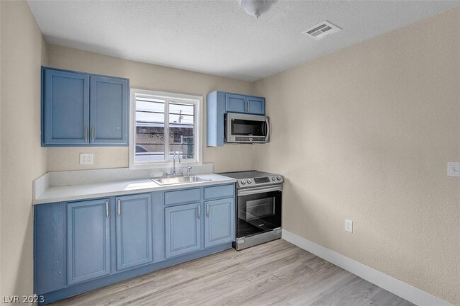 Building Photo - 1815 Stanford St