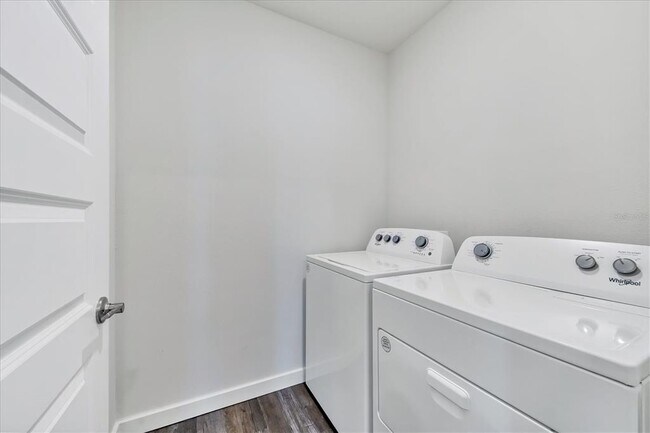 Building Photo - 17218 Barnwood Pl