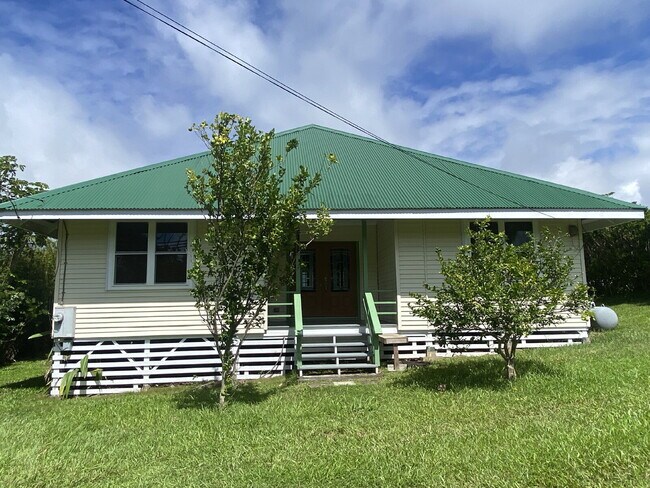 Primary Photo - Available Now! 3/2 home in Beautiful Hawi