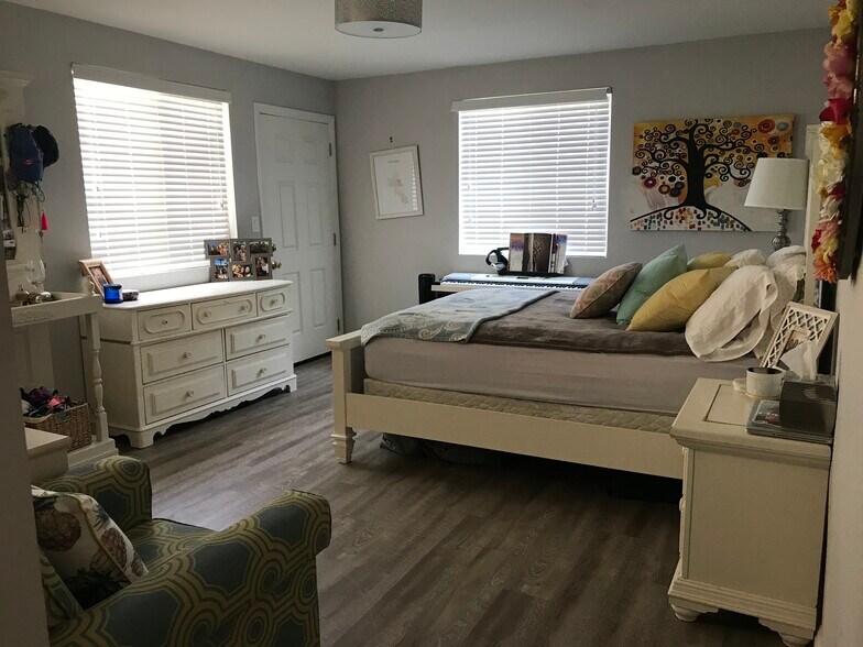 large master, photo taken from another unit that has same layout. The door does not exist in this mater bedroom - 712 pacific street