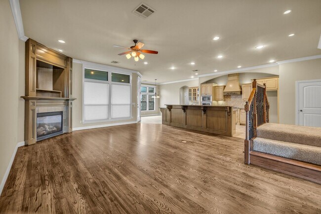 Building Photo - Executive home on double lot in beautiful Enclave at Harvard Ponds.