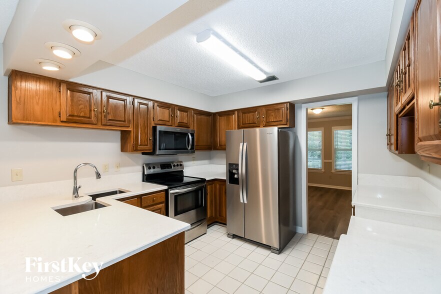 Building Photo - 2790 Ravines Rd