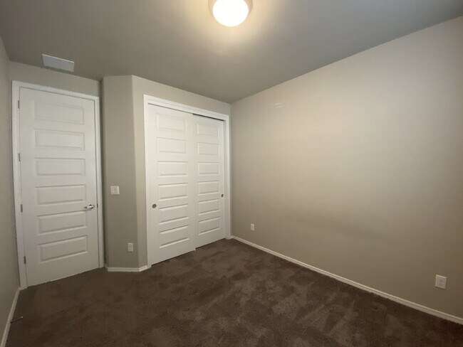 Building Photo - Single story 4BR/2Bath/Open Floor Plan/1907 Sqr Ft