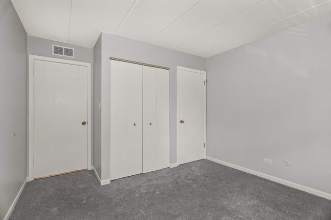 Building Photo - 2310 Woodbridge Way