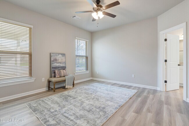 Building Photo - 124 Lightbourne Dr