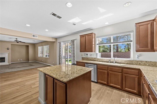 Building Photo - 1620 E 2nd St