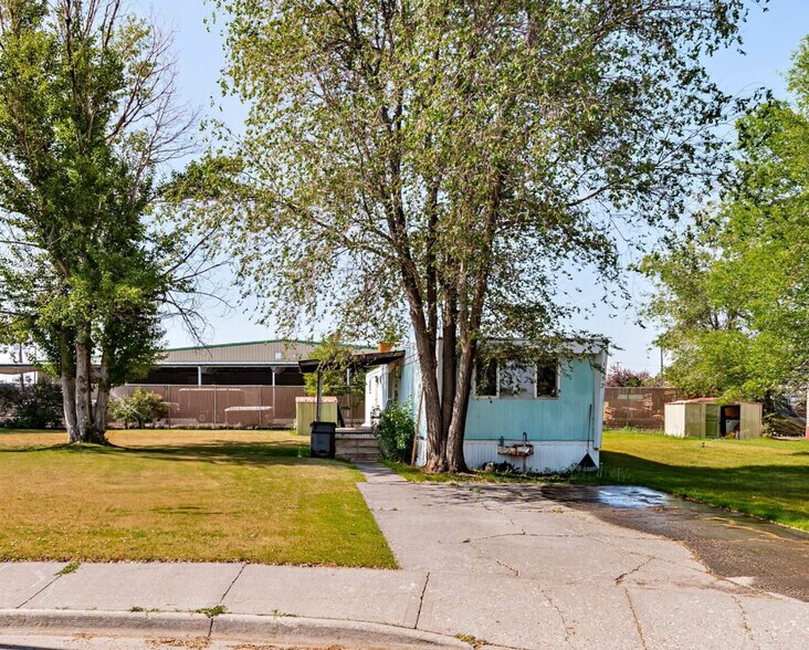 Building Photo - 1452 Huckleberry St