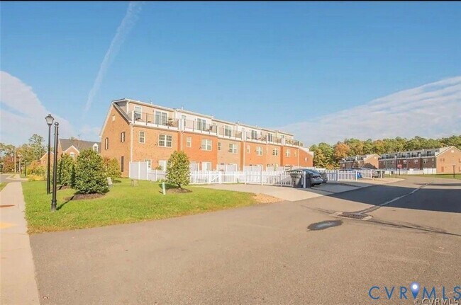 Building Photo - 11335 Sadler Walk Ln