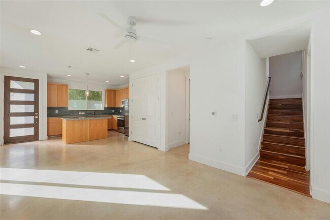 Building Photo - 1114 Walton Ln
