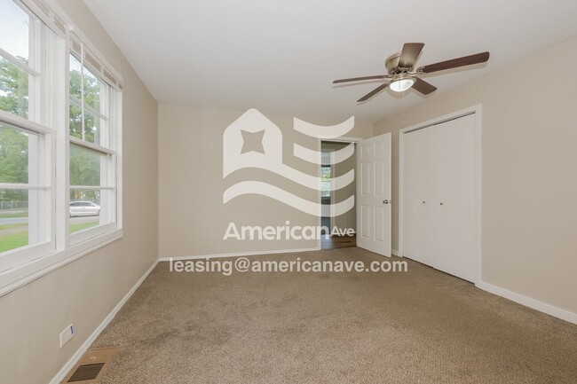 Building Photo - 818 Truitt Ave