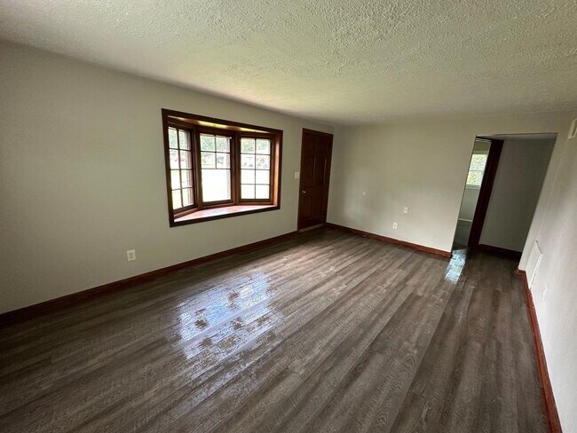 Building Photo - 181 N Beverly Ave