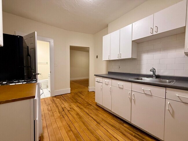 Building Photo - 11 John St