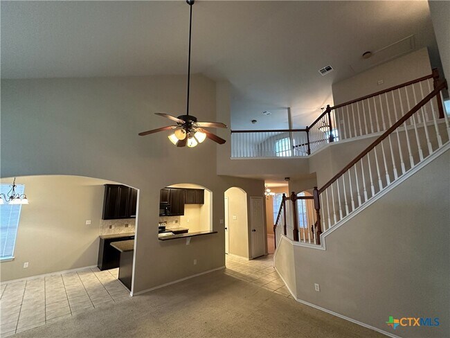 Building Photo - 6808 Rosita Oak Dr