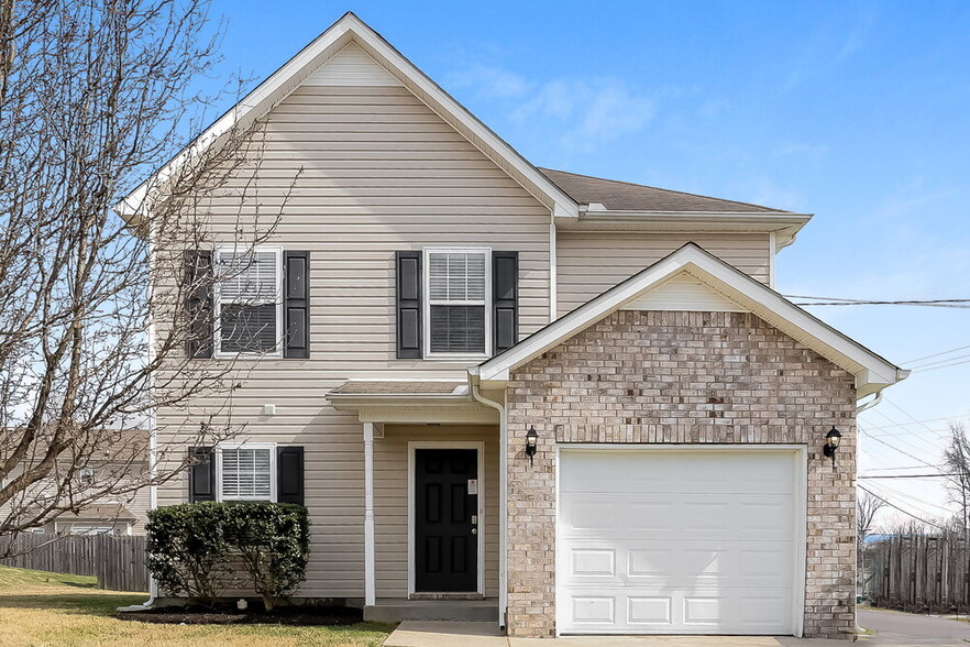 Primary Photo - 300 Sarna Dr