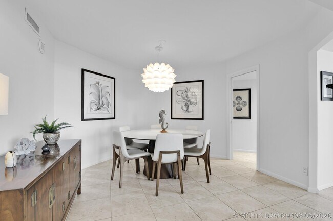 Building Photo - 500 S Ocean Blvd