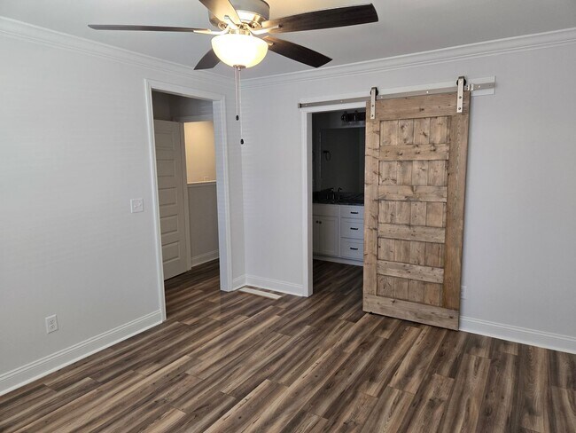 Building Photo - 3 Bedroom 2.5 Bath Townhome located in Valdosta, GA Minutes from Moody