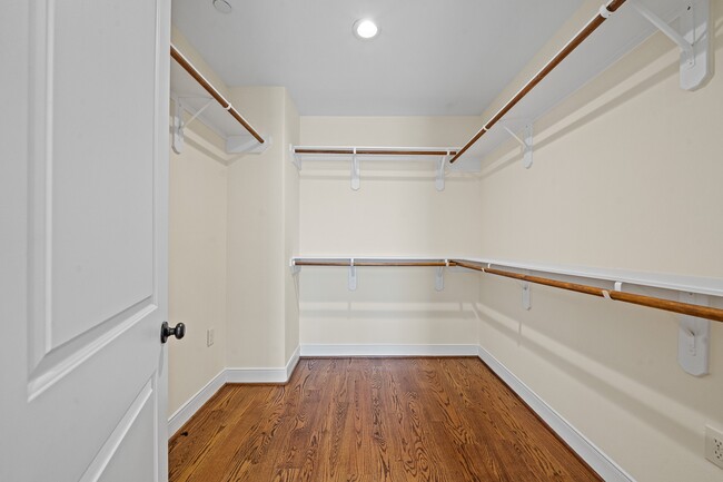 Building Photo - 2218 Converse St