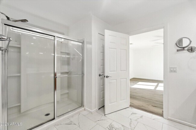 Building Photo - 37292 Yellowstone Dr