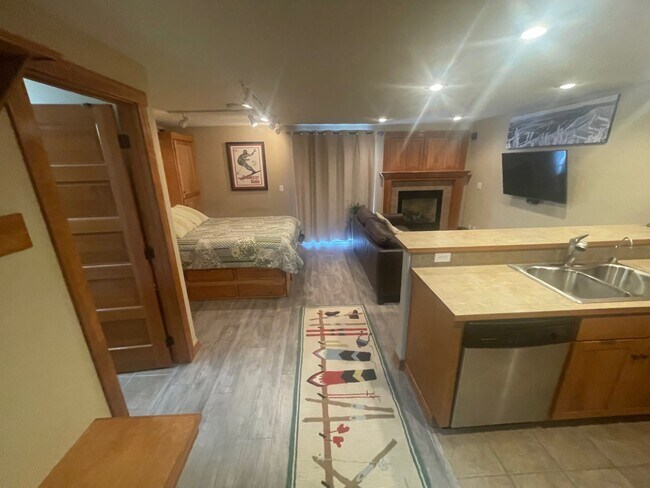 Building Photo - 515 Northwest Passage