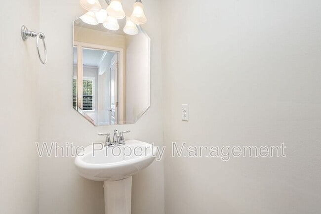 Building Photo - 15642 Canmore Street