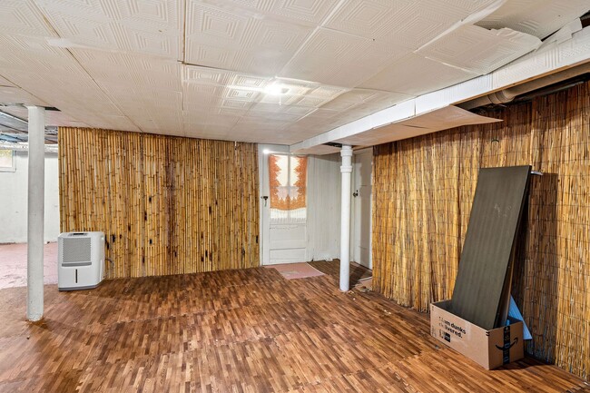 Building Photo - 96 Linden Ln