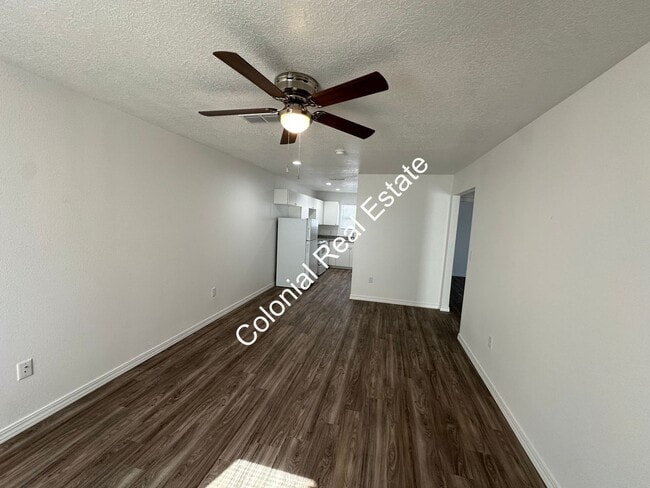 Building Photo - 320 Cortez St