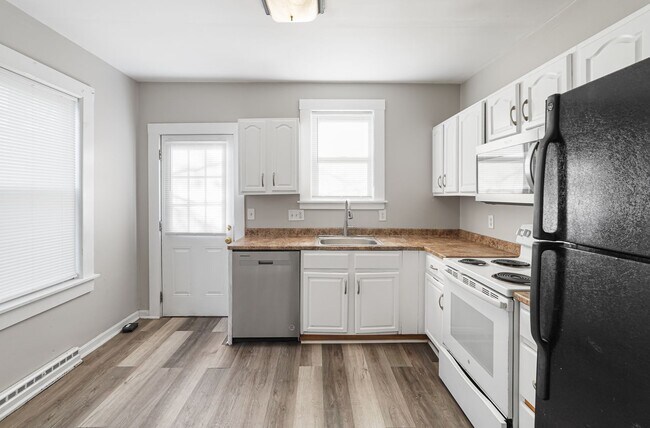 Building Photo - 9-11 Frederick St