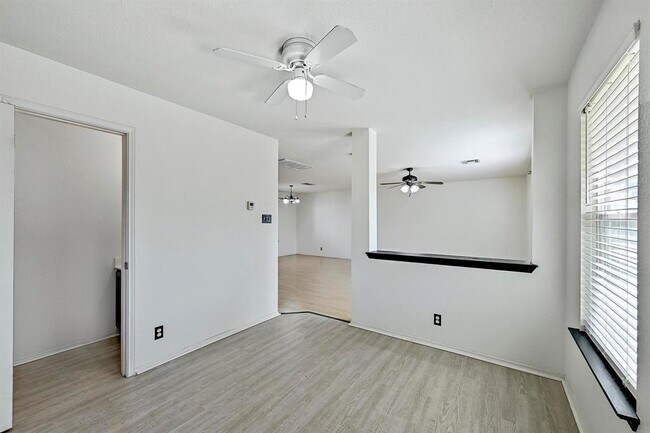 Building Photo - 102 Cannery Cove