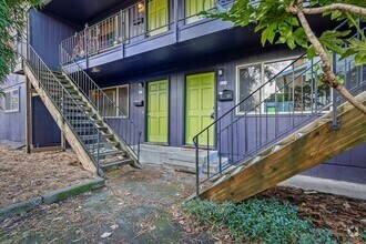 Building Photo - 127A SE 30th Pl