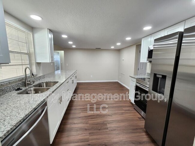 Building Photo - 17531 Brandywine Dr