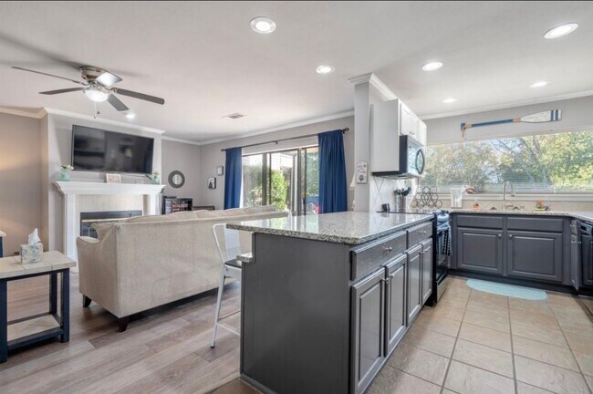 Building Photo - 5371 Central Ave