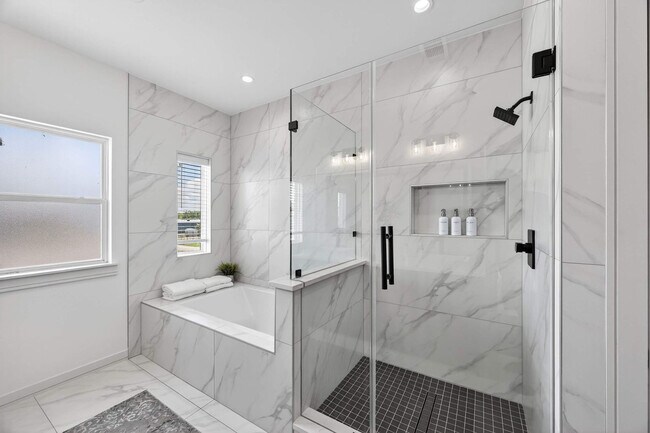 Building Photo - 2926 El Fenice Ln