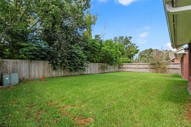 Building Photo - 805 Courtland View