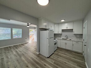 Building Photo - Beautifully renovated one bedroom home