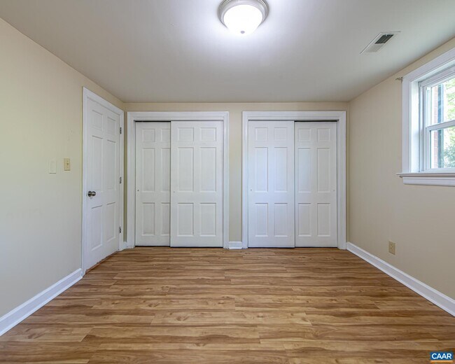 Building Photo - 337 Carrsbrook Dr
