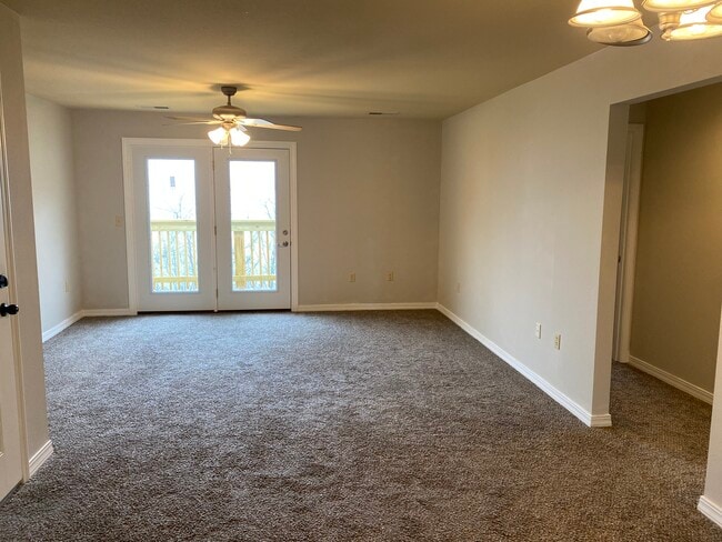 Building Photo - 320 Toni Ln