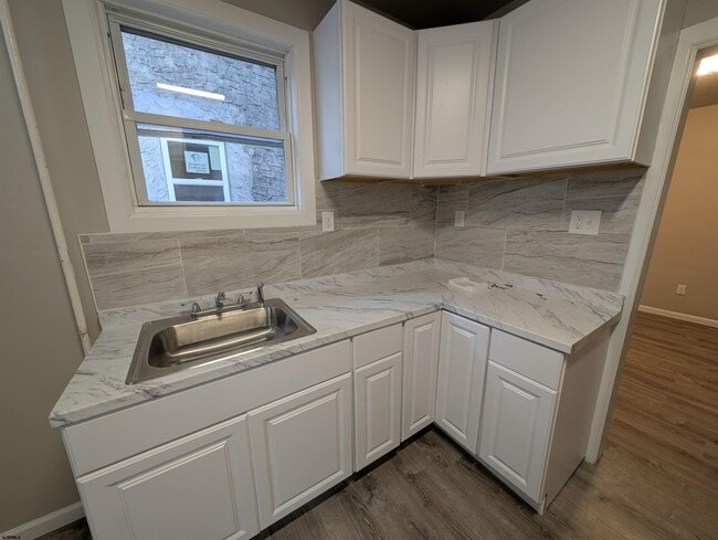 Building Photo - 2002 Grant Ave