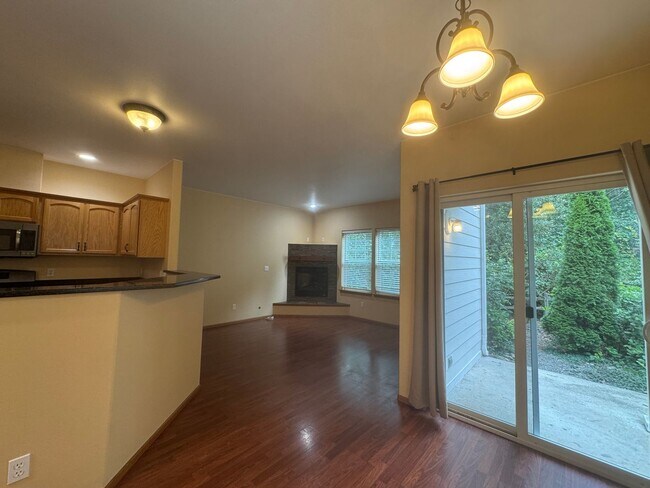 Building Photo - 10595 NE Kingston Meadow Cir