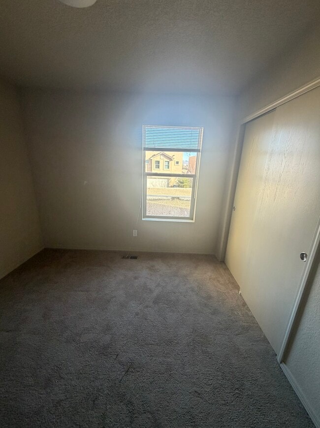 Building Photo - 859 Mesa Del Rio St NW