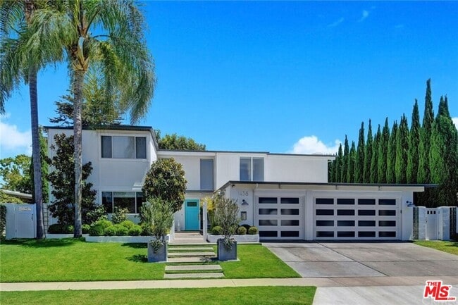 Building Photo - 1438 Santiago Dr