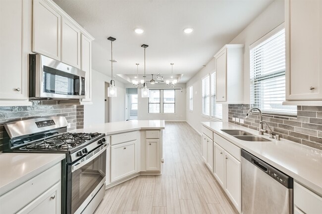 Building Photo - 9123 Eskesen Dr