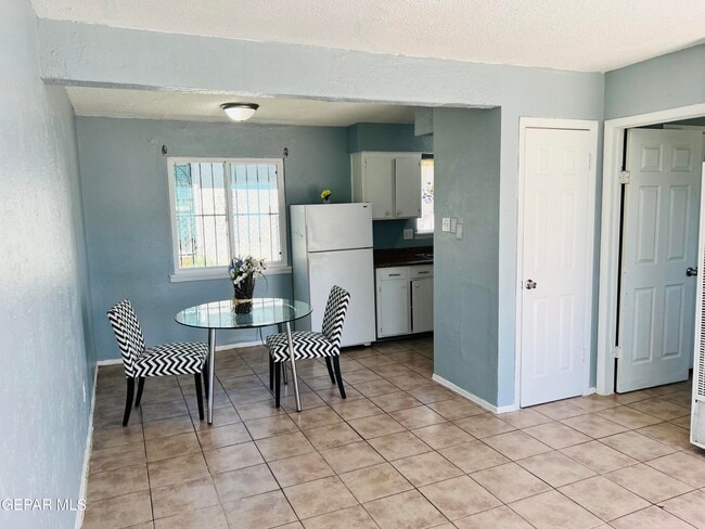 Building Photo - 8921 Kenneth St