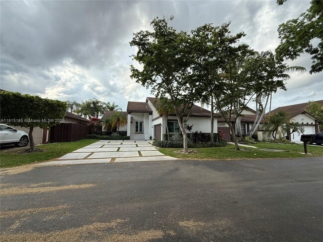 Building Photo - 14853 SW 42nd Ln