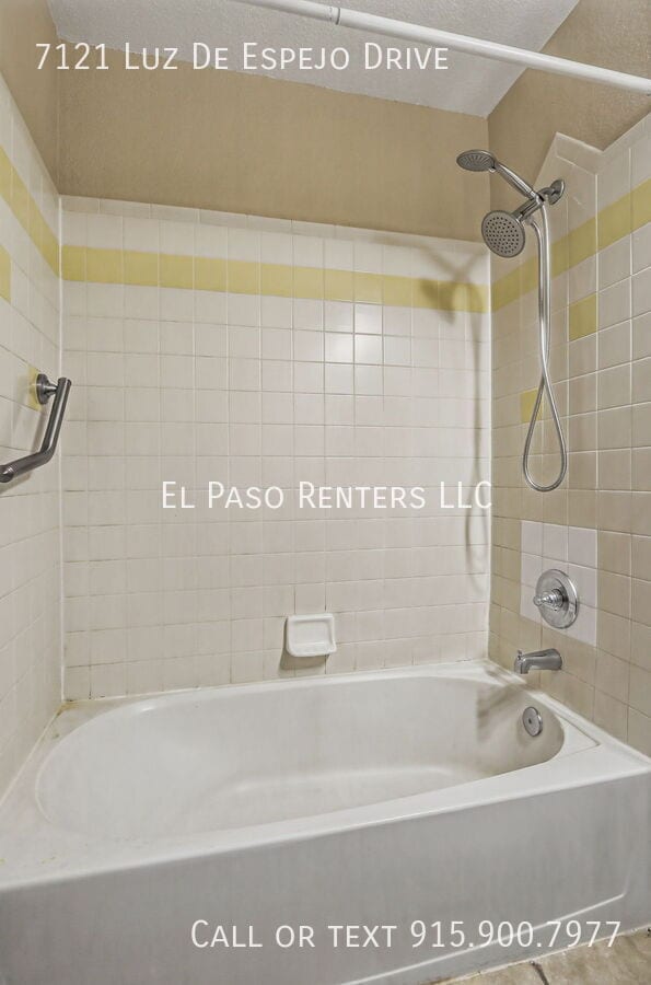 Building Photo - 7121 Luz De Espejo Dr
